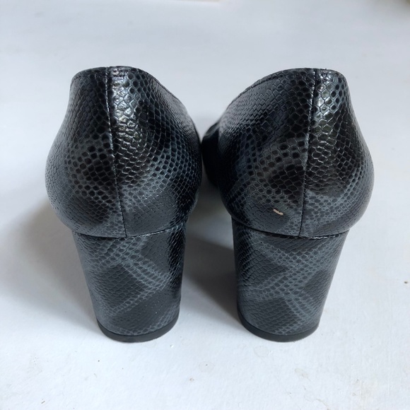 Stuart Weitzman Pointy Toe Snake Print Block Heels - Picture 10 of 11